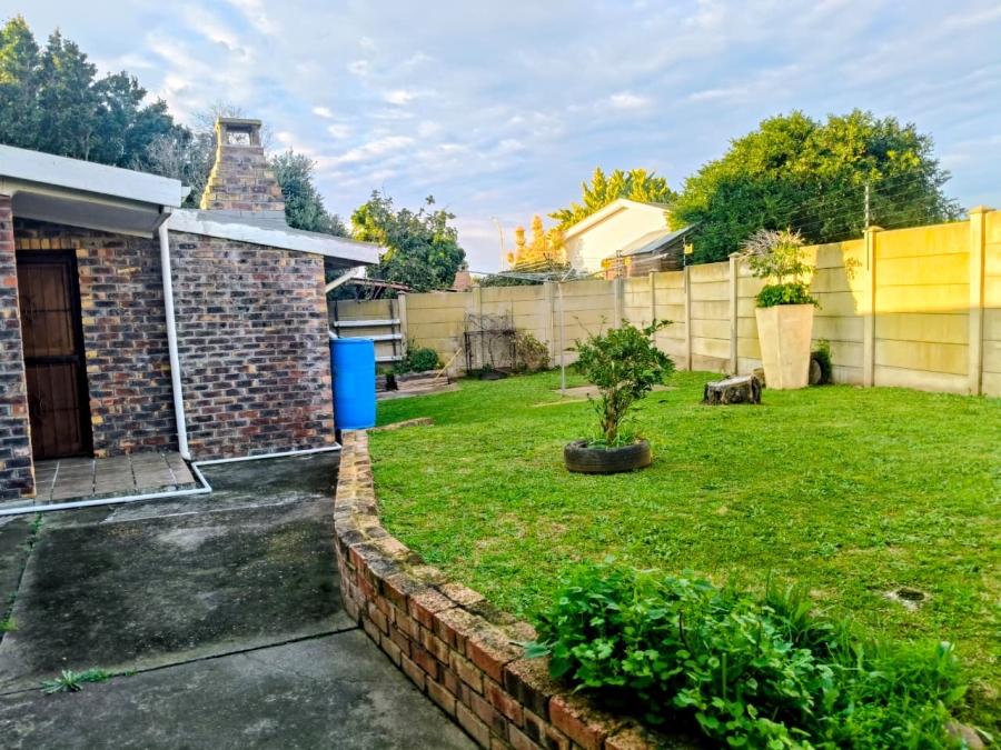 3 Bedroom Property for Sale in Wavecrest Eastern Cape